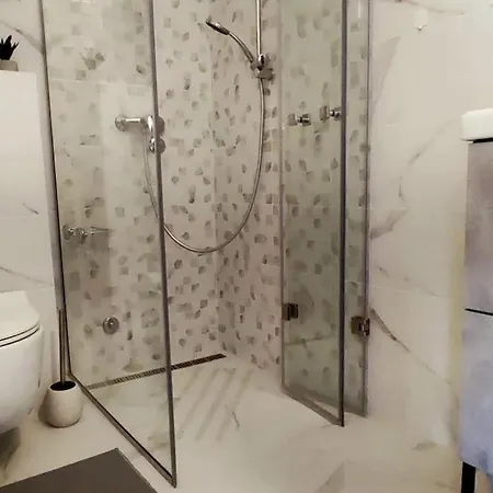 شقة Tizza - Modern Flat Above The Center