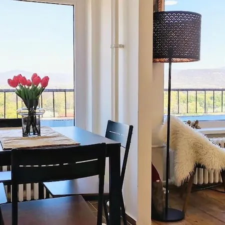 Tizza - Modern Flat Above The Center *