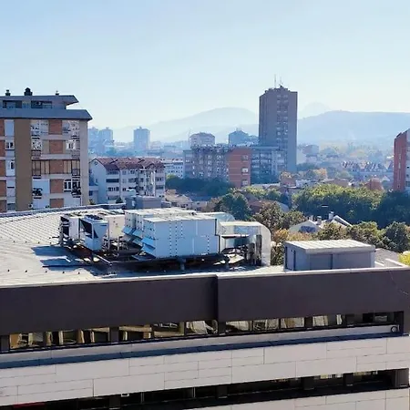 Tizza - Modern Flat Above The Center Ni