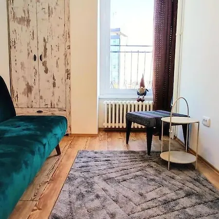 Tizza - Modern Flat Above The Center *