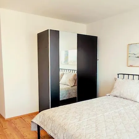 شقة Tizza - Modern Flat Above The Center Ni