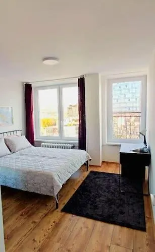 Tizza - Modern Flat Above The Center