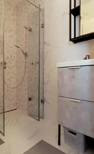 Tizza - Modern Flat Above The Center Apartmán *