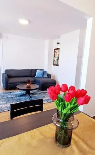 Tizza - Modern Flat Above The Center Apartmán