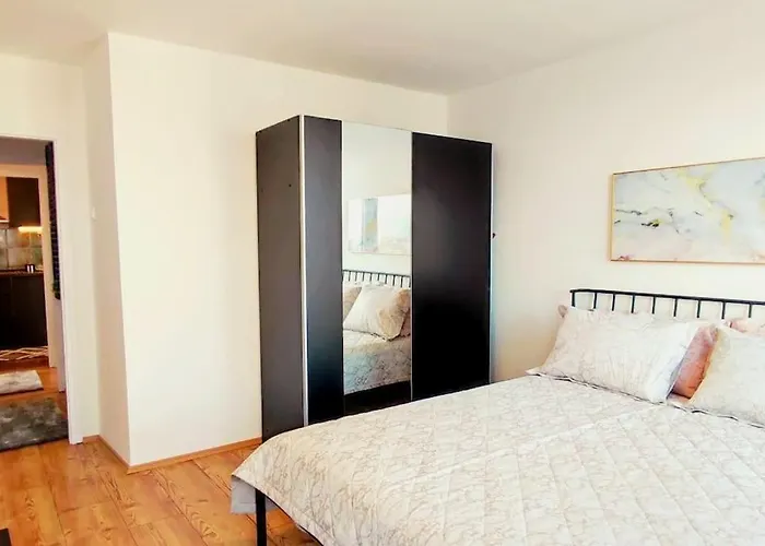 Apartmán Tizza - Modern Flat Above The Center Ni